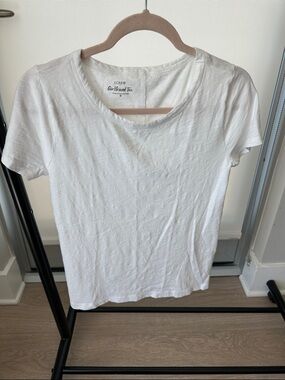 J. Crew White Girlfriend Tee - Short Sleeve Crewneck